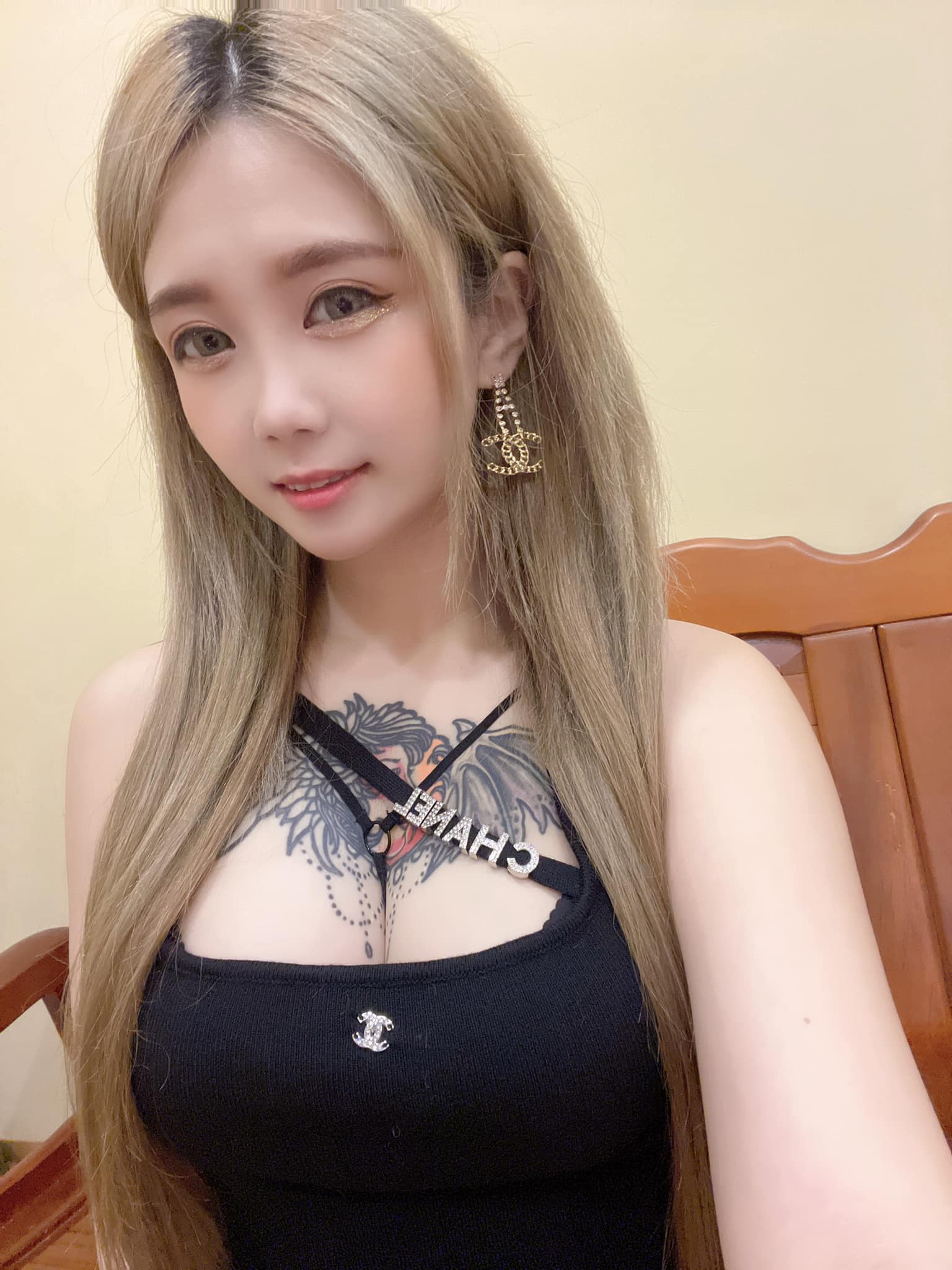 孟若羽瘦身成功后，时常跟粉丝互动展现好身材。 （图：孟若羽脸书）
